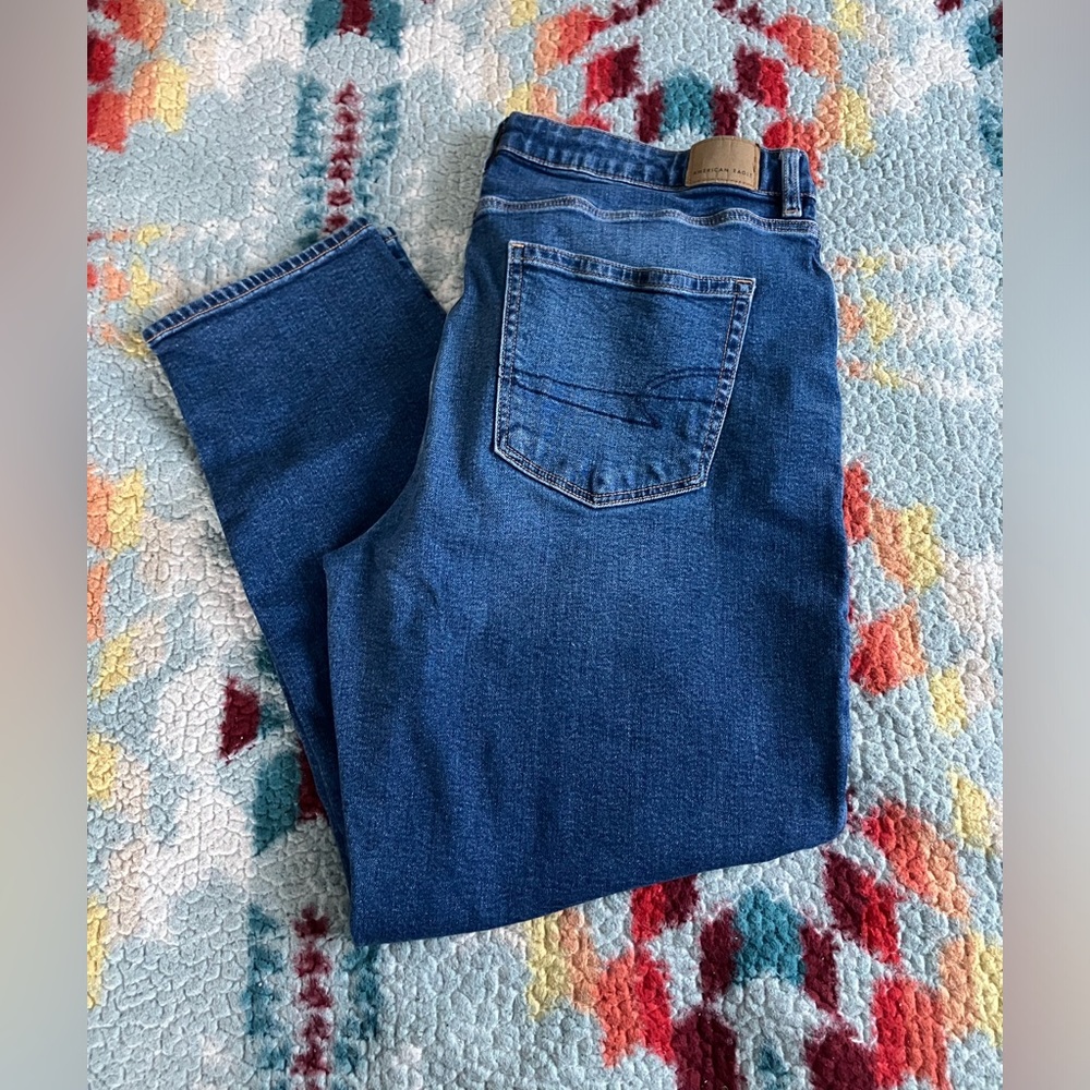 American Eagle strigid mom Jean